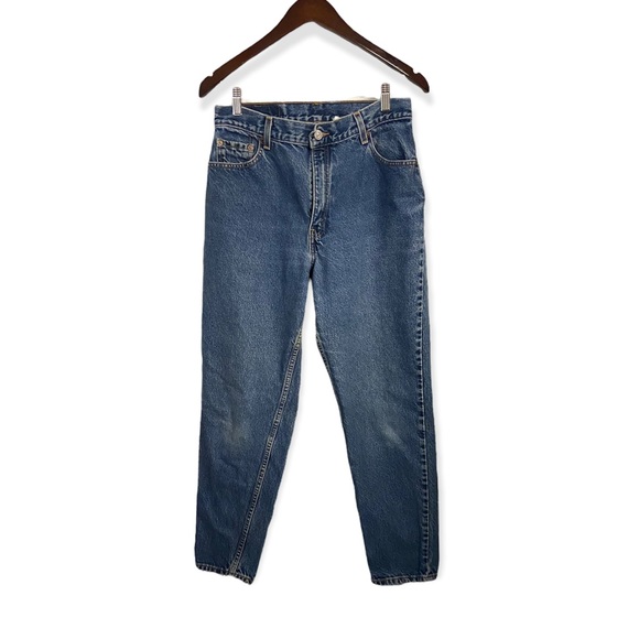 Vintage Levi’s 550 Medium Wash Tapered Leg Jeans - Picture 7 of 16